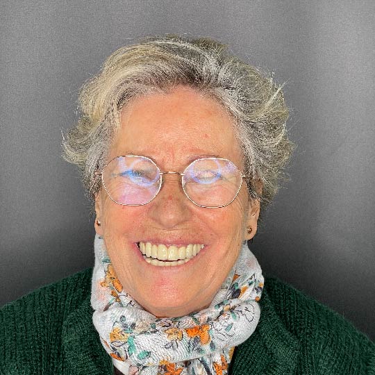 Retrato de María G., paciente de Clínica Dental Fades